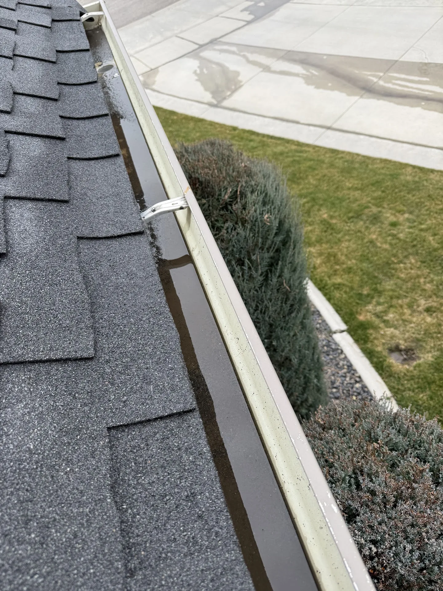 Driveway-Side Detail